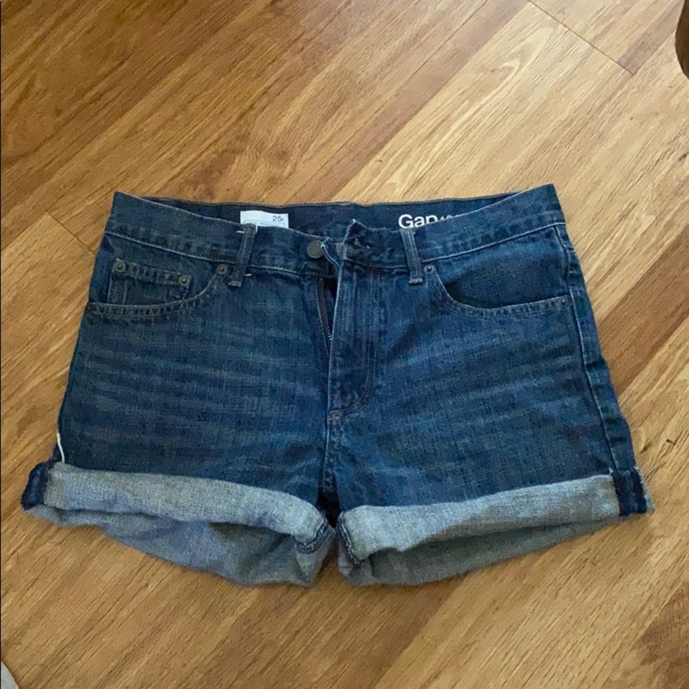 SOLD. Gap Denim Boyfriend Short Size 25R